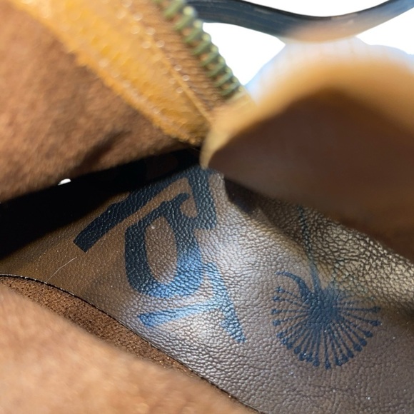 OTBT Women's Booties Size 8M Brown Leather Ankle Booties "Trek" Side Zip - Picture 8 of 11